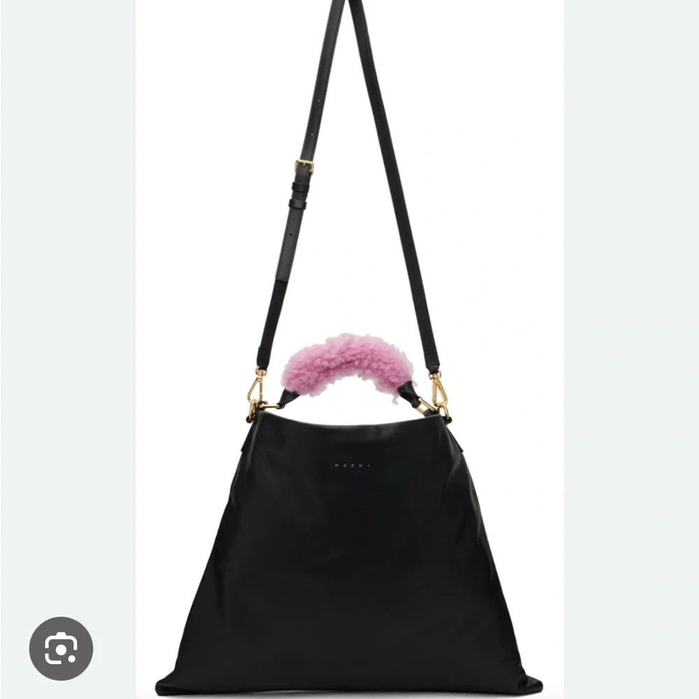 MARNI Black medium Venice tote with pink shearling handle - Picture 3 of 6